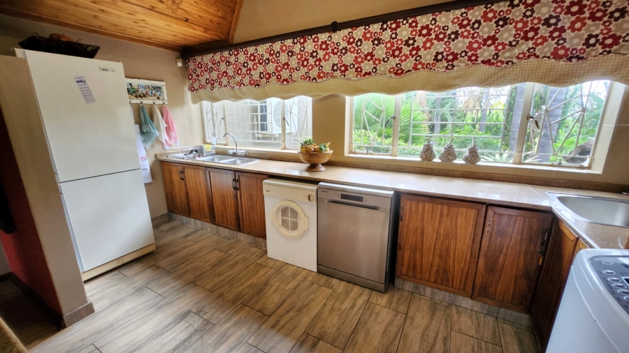 5 Bedroom Property for Sale in Doringkruin North West
